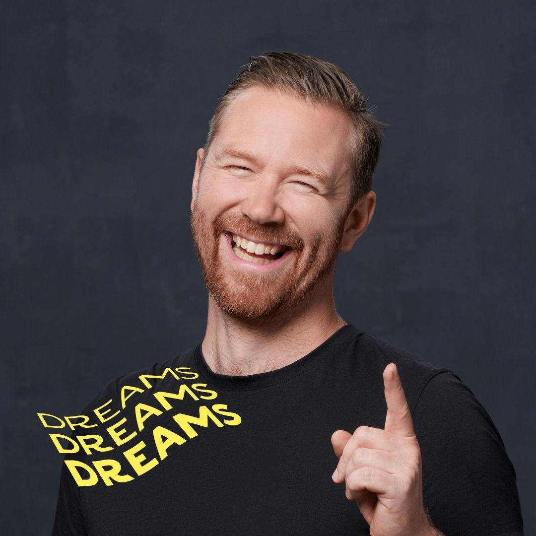 Tomi Kaukinen kasvokuvassa, Dreams-ohjelman logo.